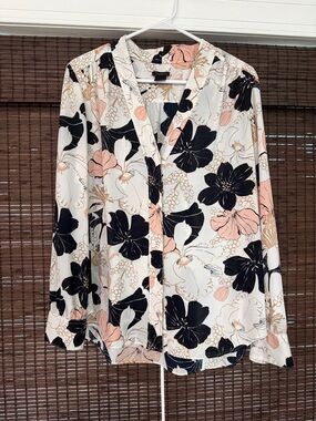 Ann Taylor Floral Button-Front Blouse in Black, Peach & White